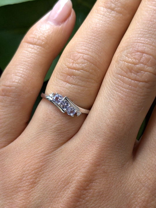 10K White Gold Lavender Sapphire & Diamond Ring Size 6.5