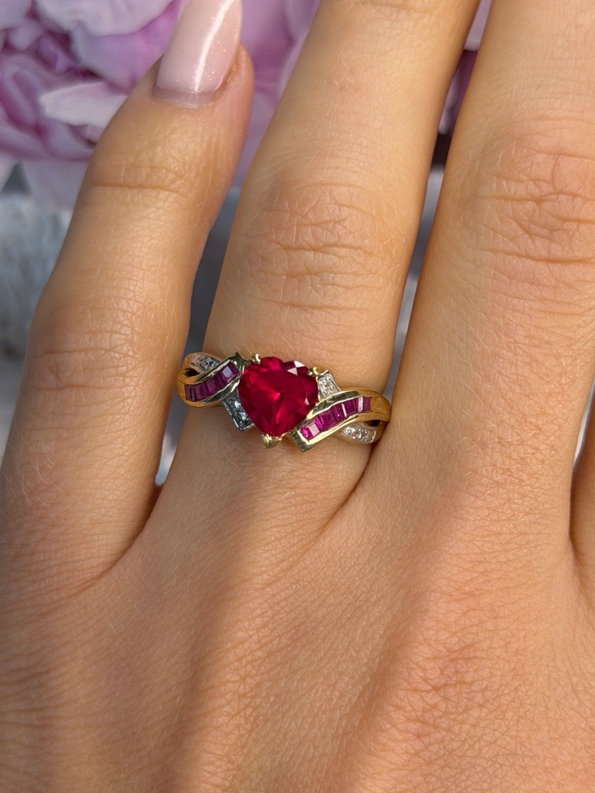 10K Yellow Gold Ruby & Diamond Heart Ring Size 7