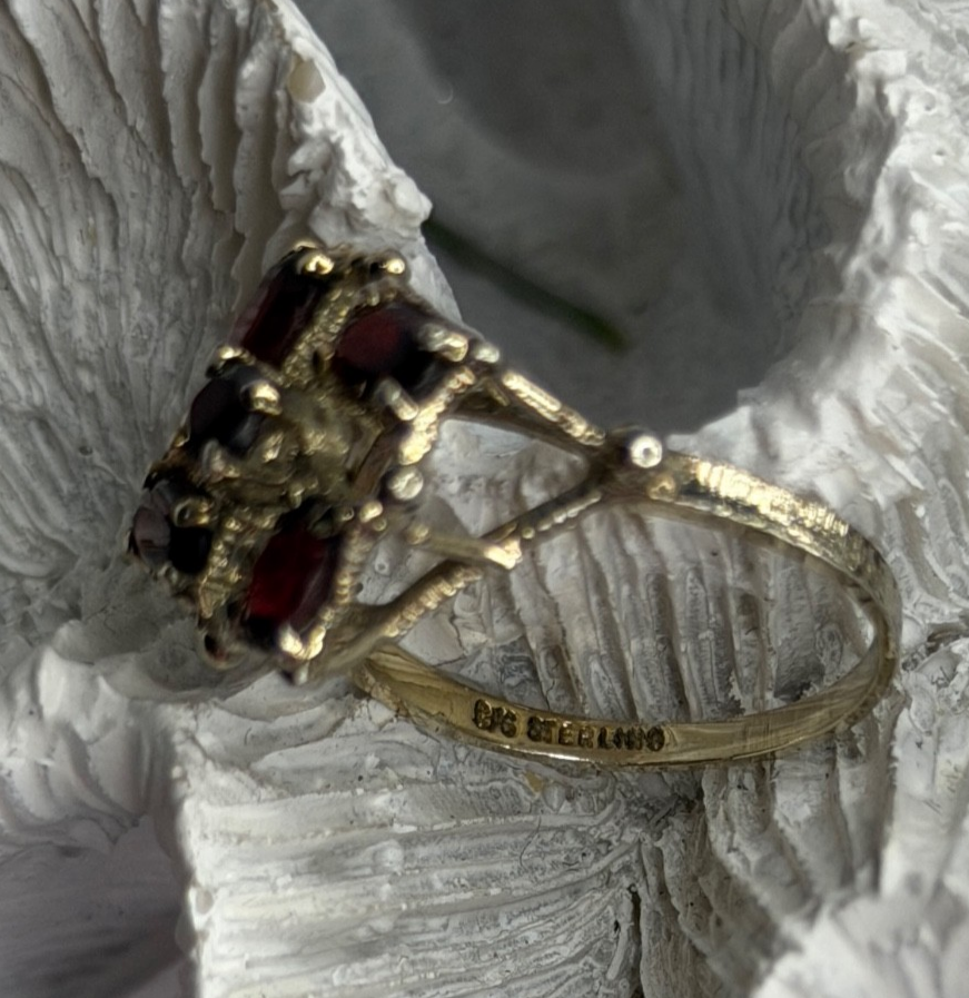 Vintage 925 Sterling Silver Garnet Ring Size 7