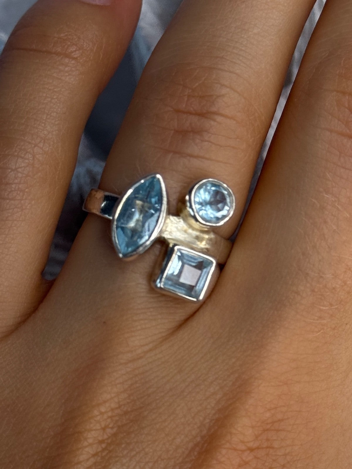 925 Sterling Silver Blue Topaz Ring Size 7