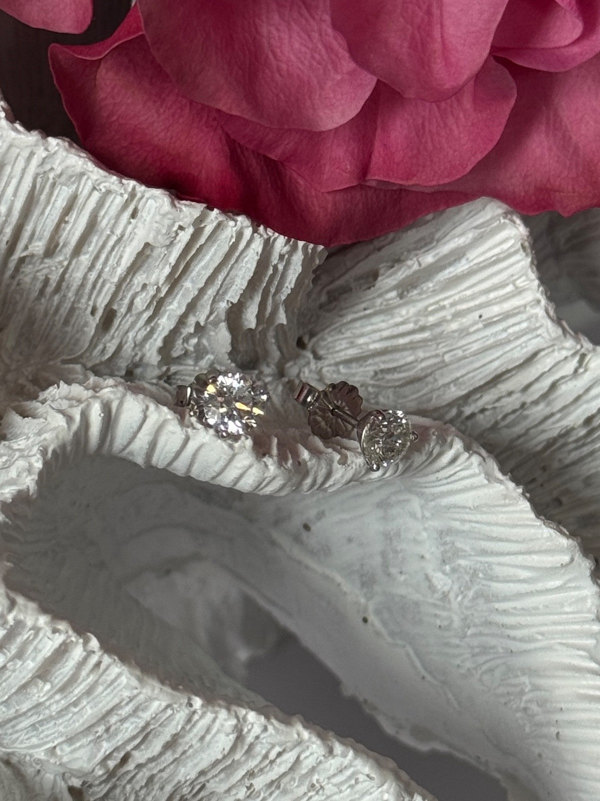 Elegant 14K White Gold 1 carat Diamond Earrings