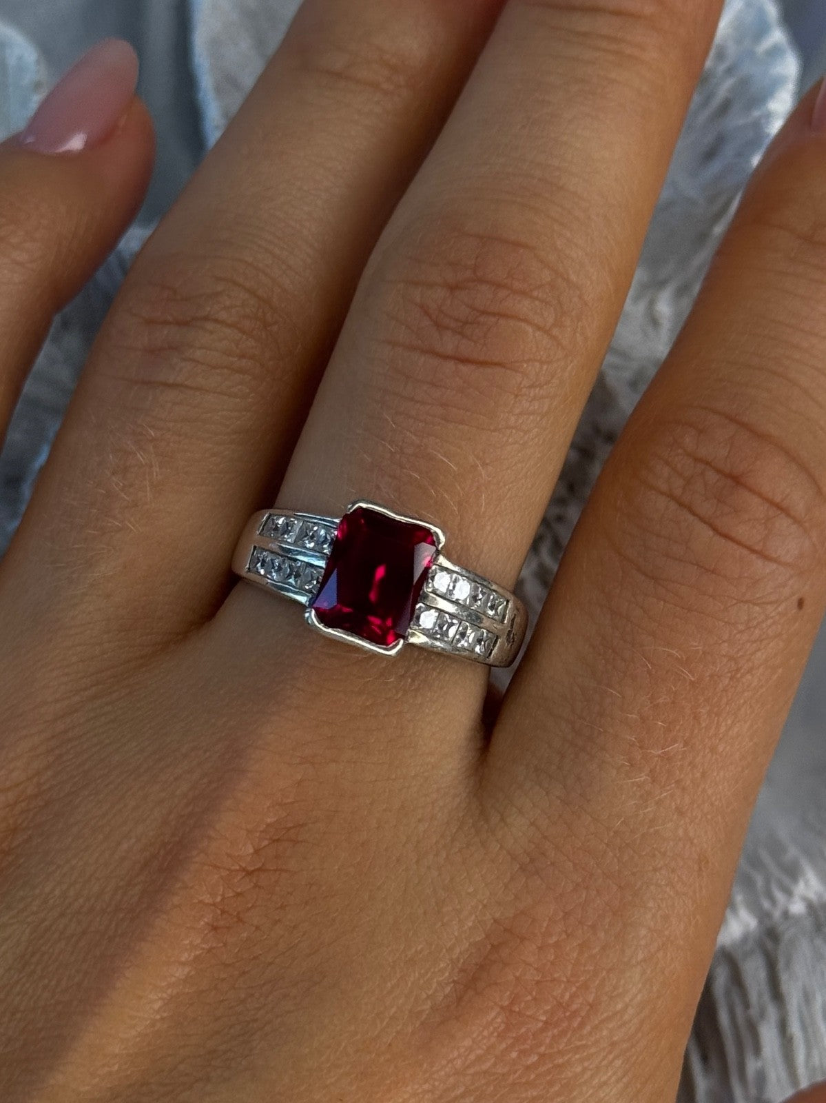 925 Sterling Silver Ruby & Beryl Ring Size 10