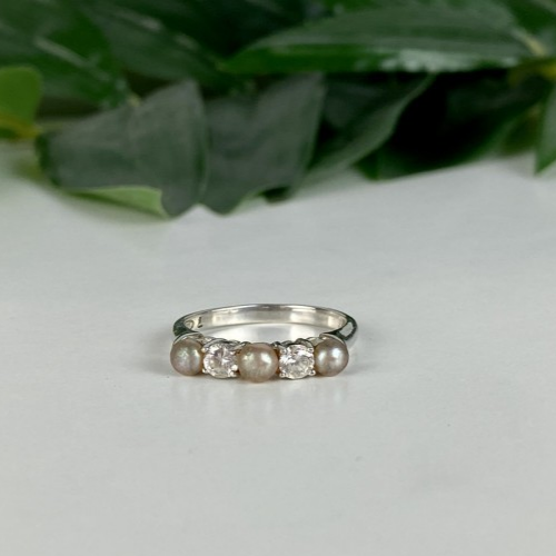 Avon 925 Sterling Silver Pearls & CZ Ring Size 7