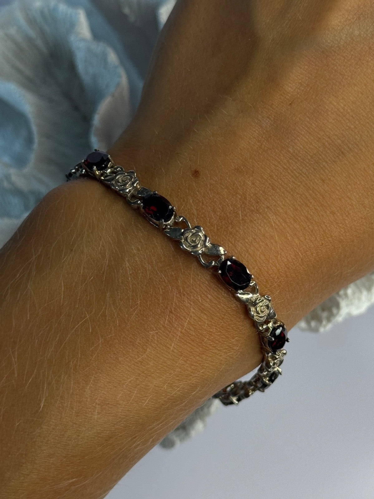 925 Sterling Silver Flower Garnet Bracelet Length 8