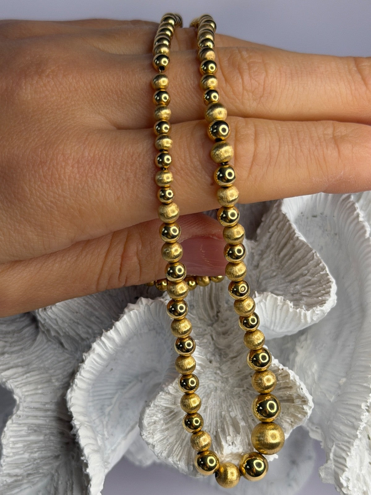 Elegant Design 14K Yellow Gold Necklace Length 23 in