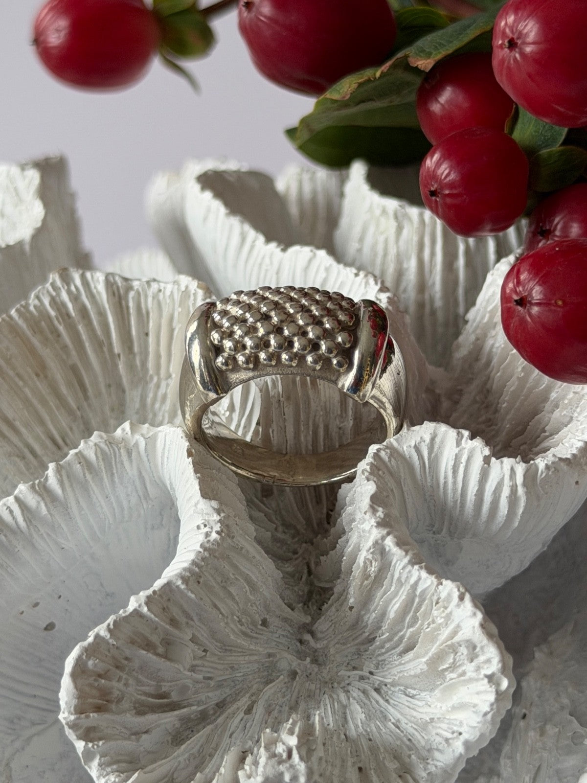 Unique Design 925 Sterling Silver Ring Size 7.5