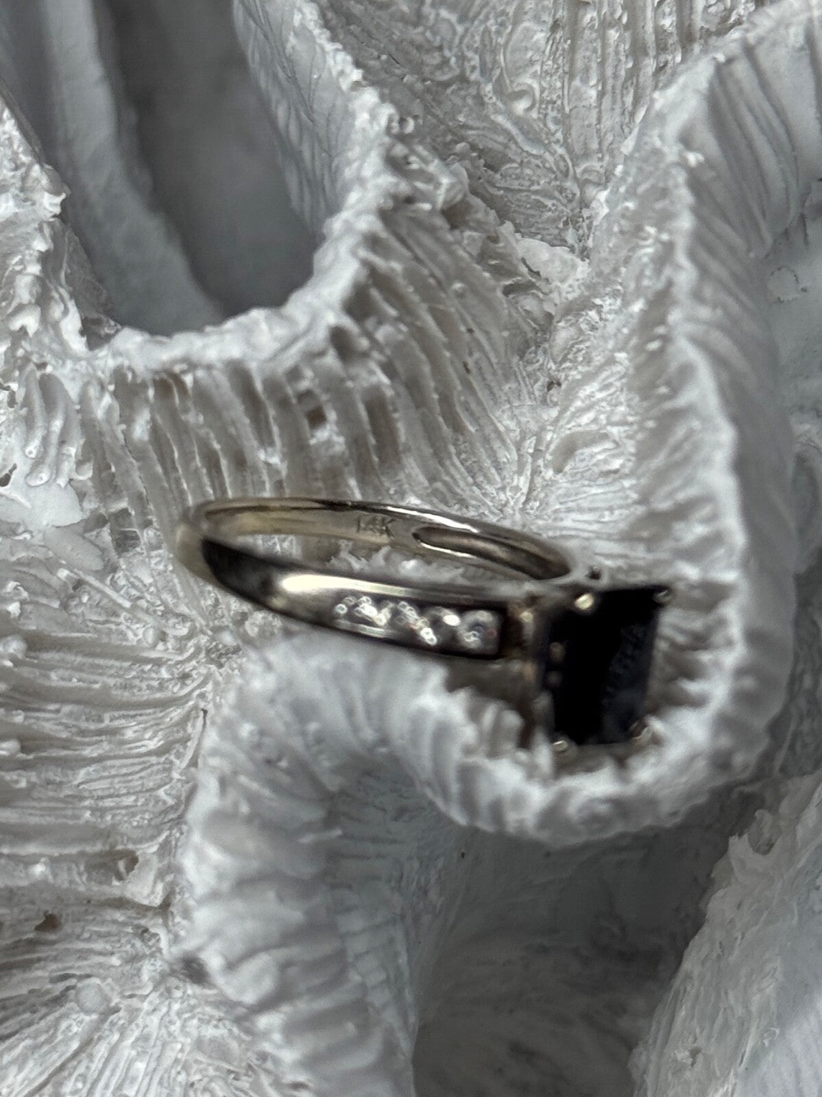 14K White Gold Sapphire & Diamonds Ring Size 5.5