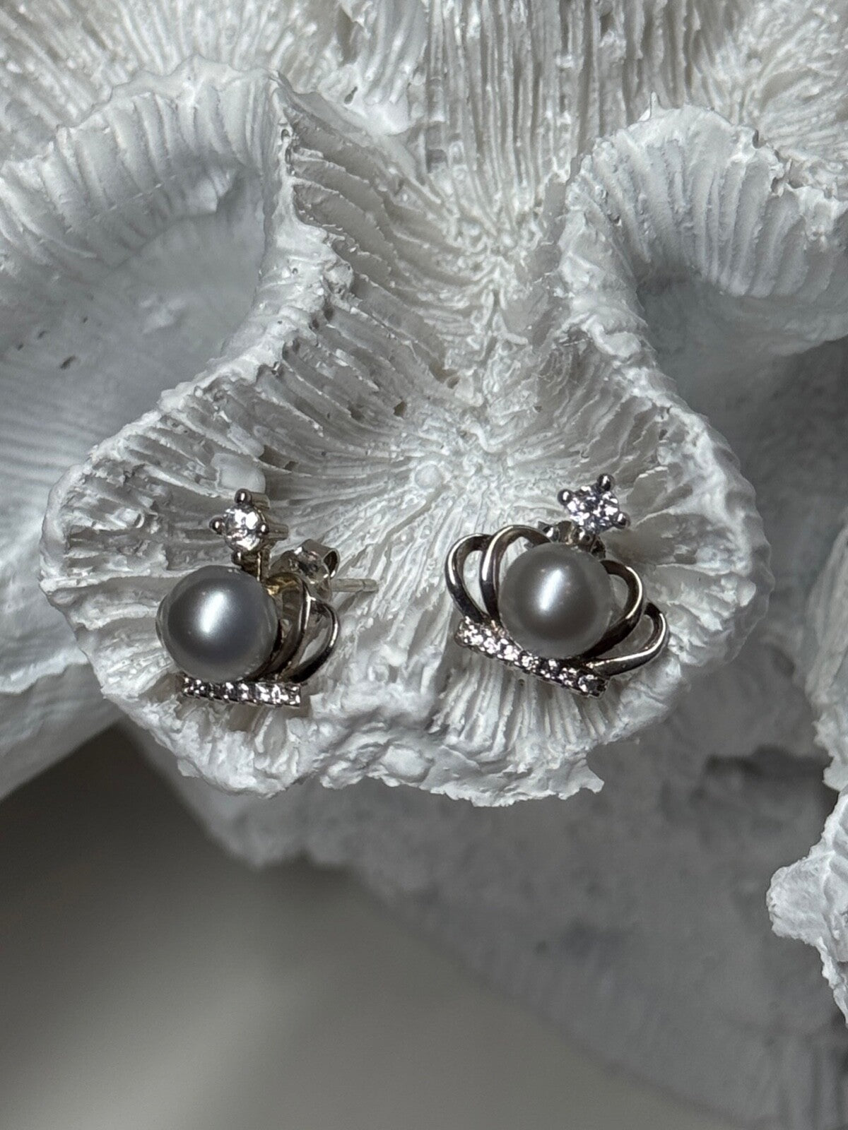 925 Sterling Silver Pearl Crown Earrings Length 0.5 Inch