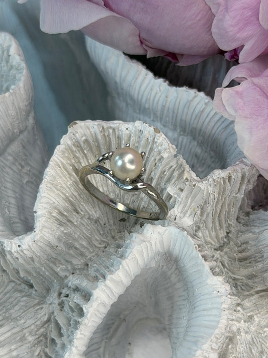 La Pais 14K White Gold Pearl Ring Size 6.5