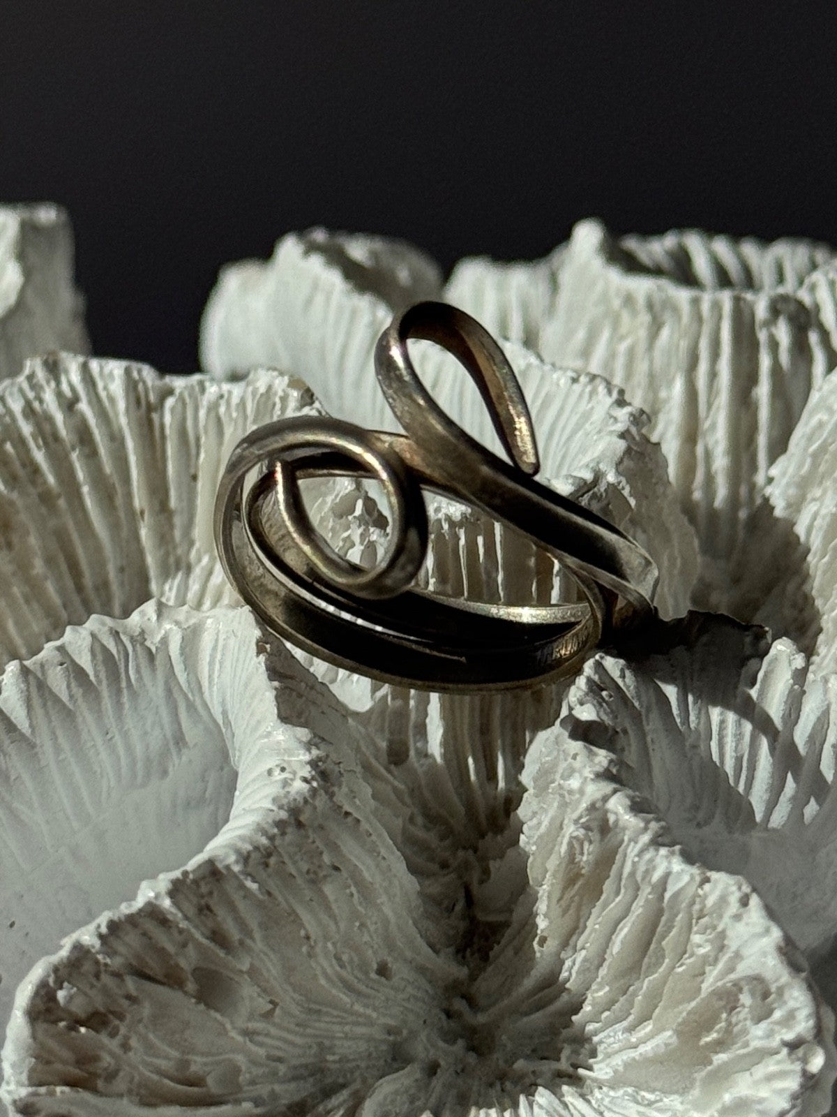 Unique Design 925 Sterling Silver Ring Size 9