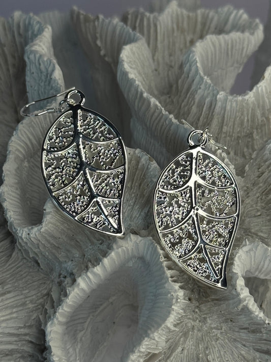 Beautiful Design Leaf 925 Sterling Silver Earrings Length 2.20 Inch