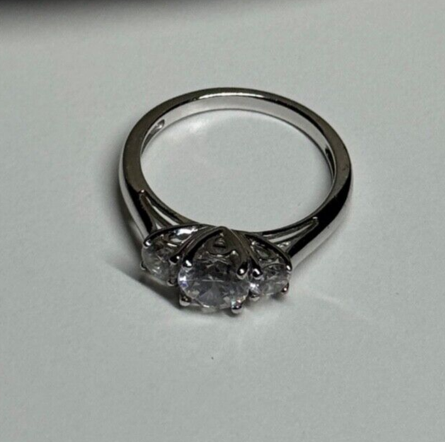 925 Sterling Silver CZ Ring Size 6.5