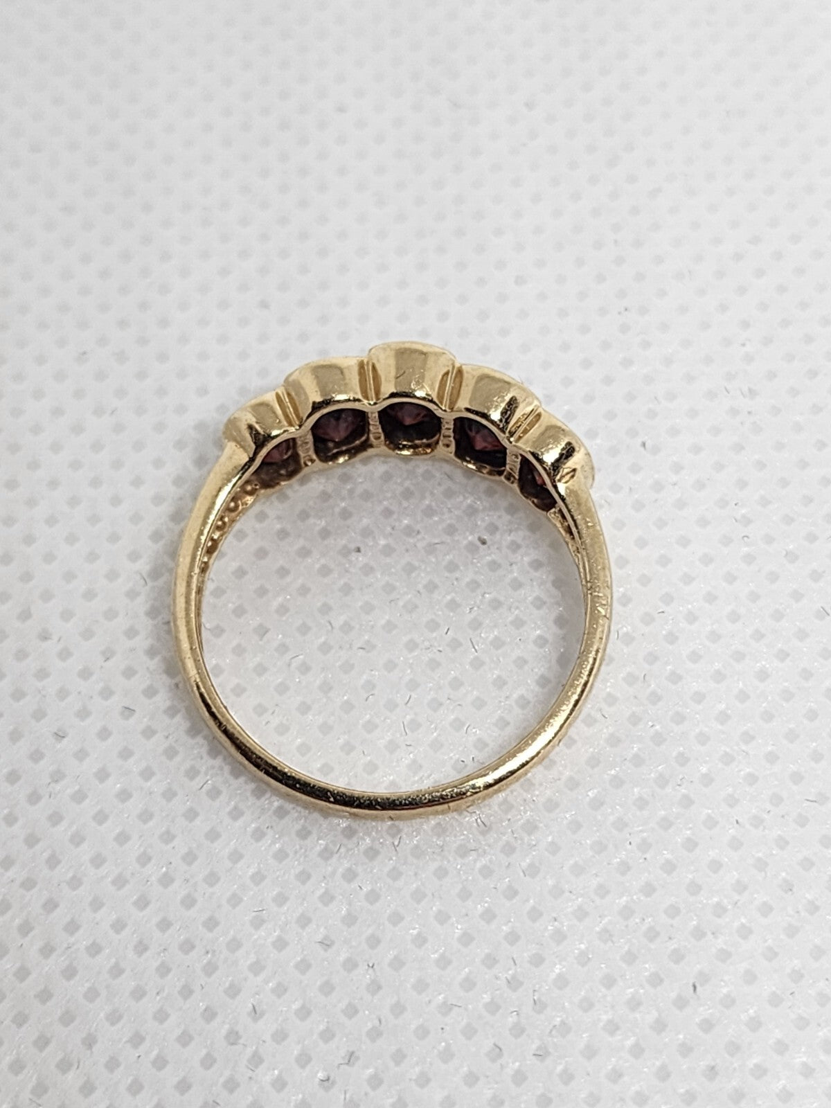 10K 417 Yellow Gold & Garnet Ring MW Size 6