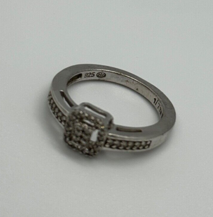 925 Sterling Silver White Sapphire Ring Size 6