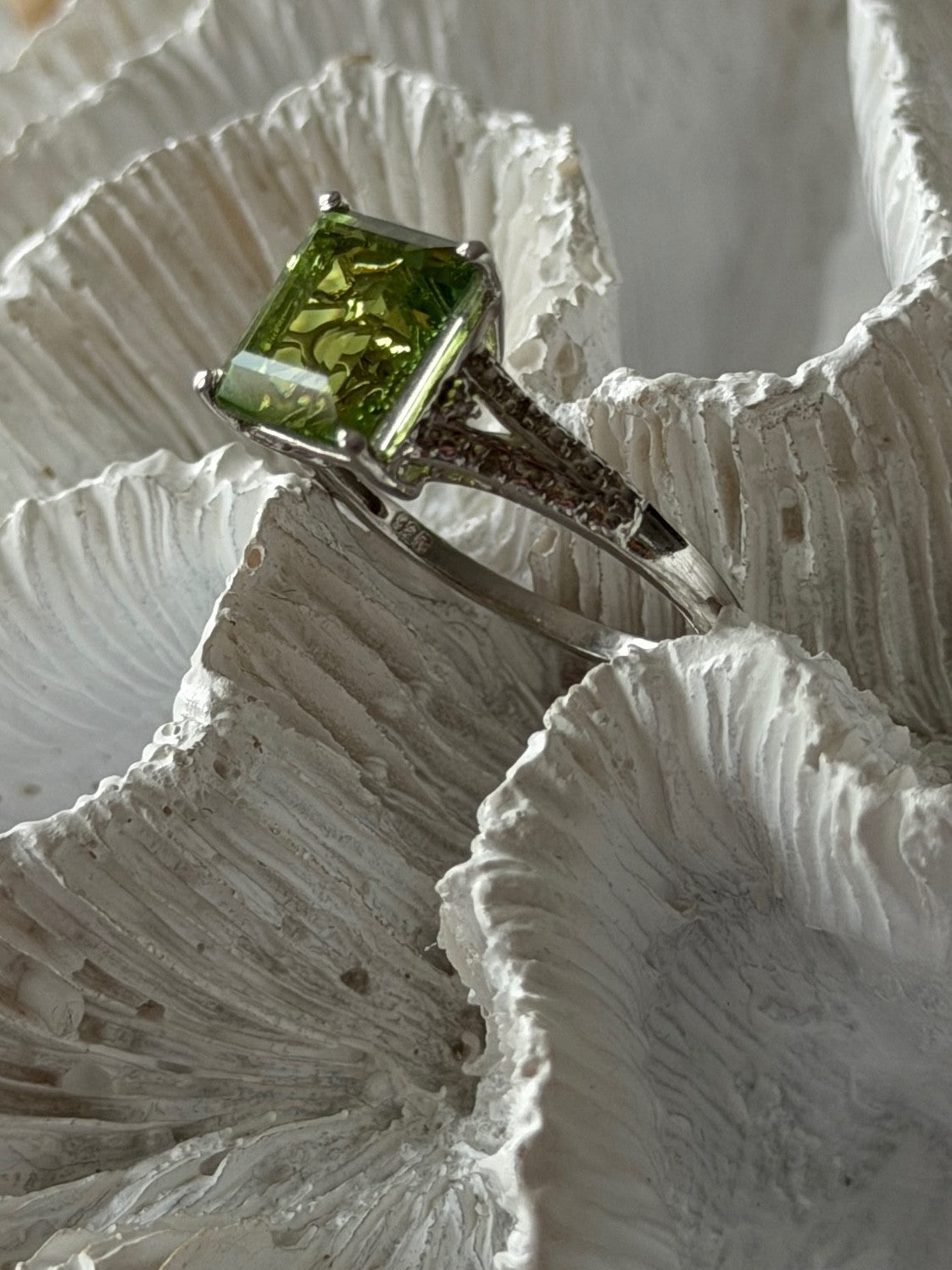 925 Sterling Silver Peridot Ring Size 10