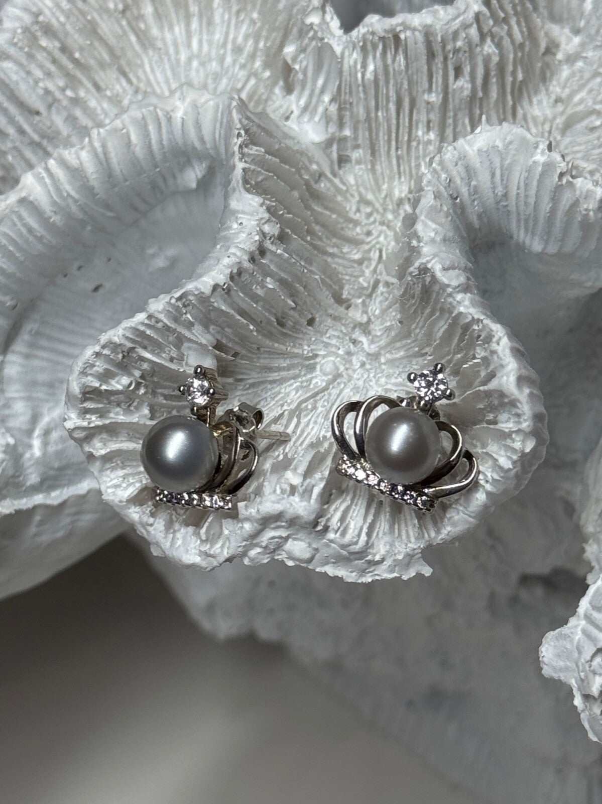 925 Sterling Silver Pearl Crown Earrings Length 0.5 Inch