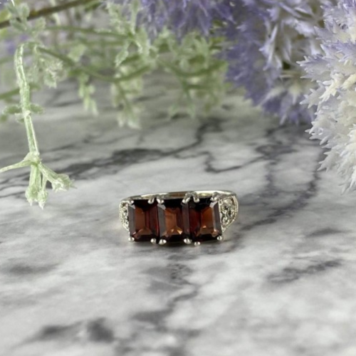 Vintage 925 Sterling Silver Almandine Ring Size 8