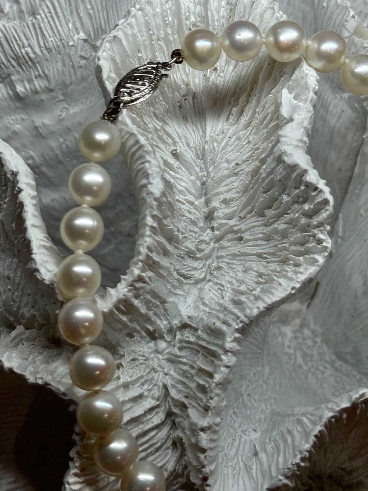 14K White Gold Clasp Fresh Water Pearl Necklace 18 Inch