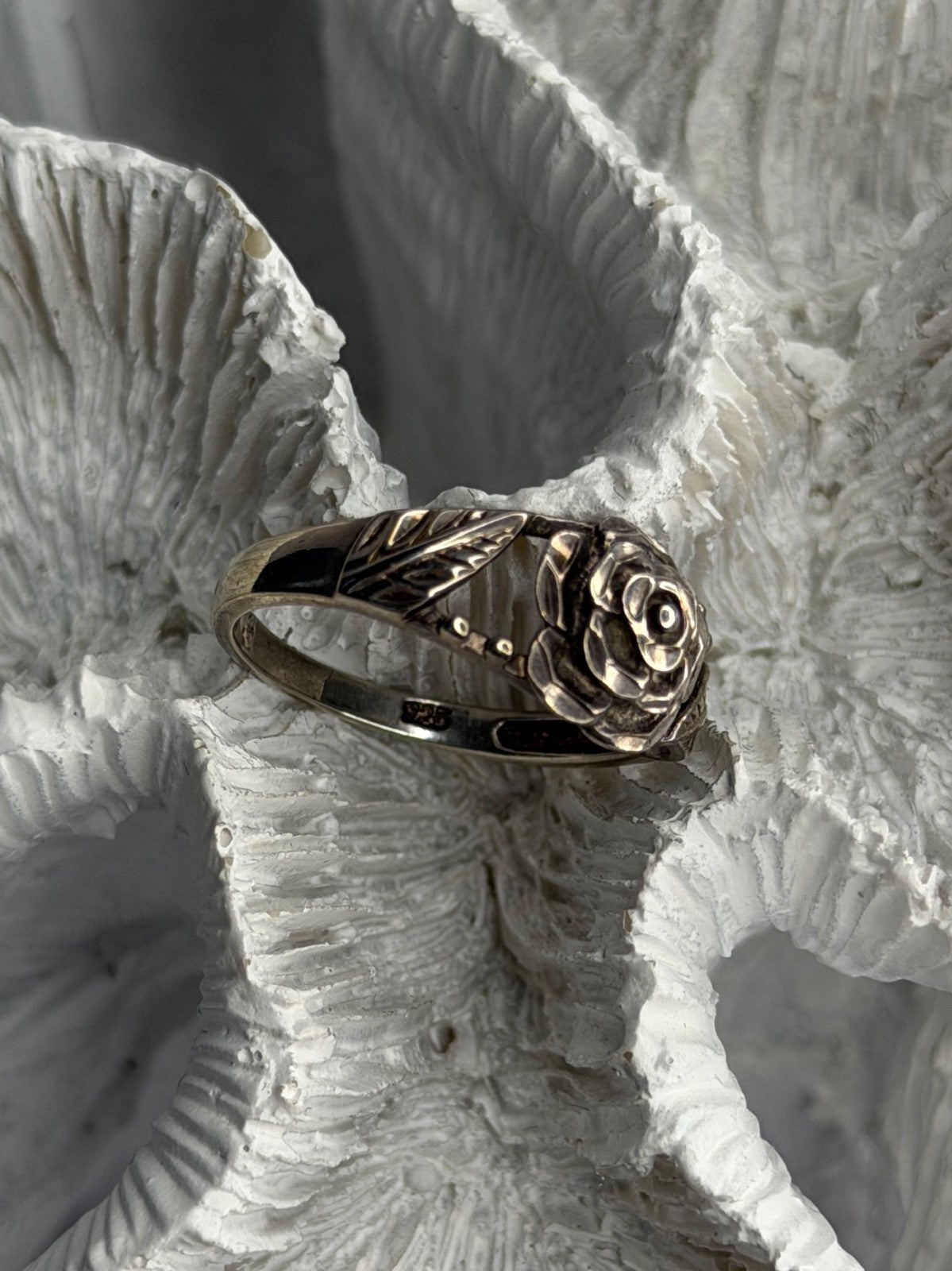 Flower Design 925 Sterling Silver Ring Size 8