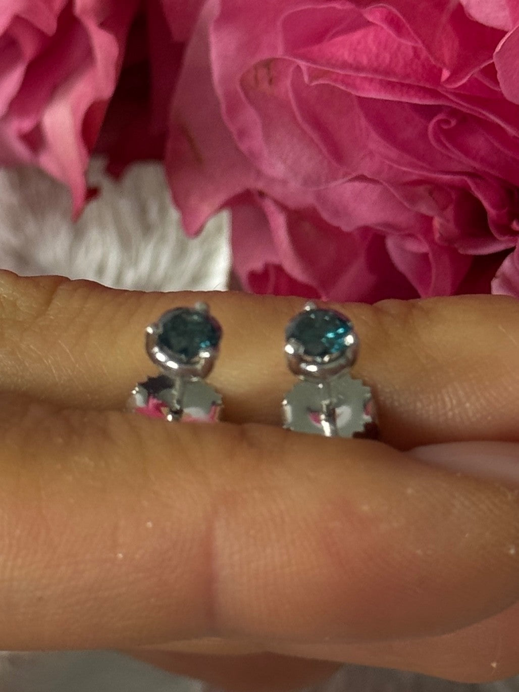14K White Gold Blue Diamond 0.72 carat Stud Earrings