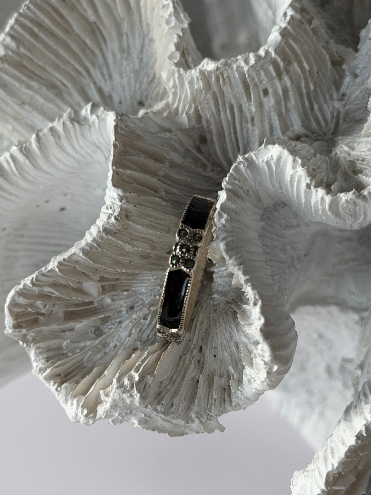 925 Sterling Silver Onyx & Marcasite Ring Size 6.5