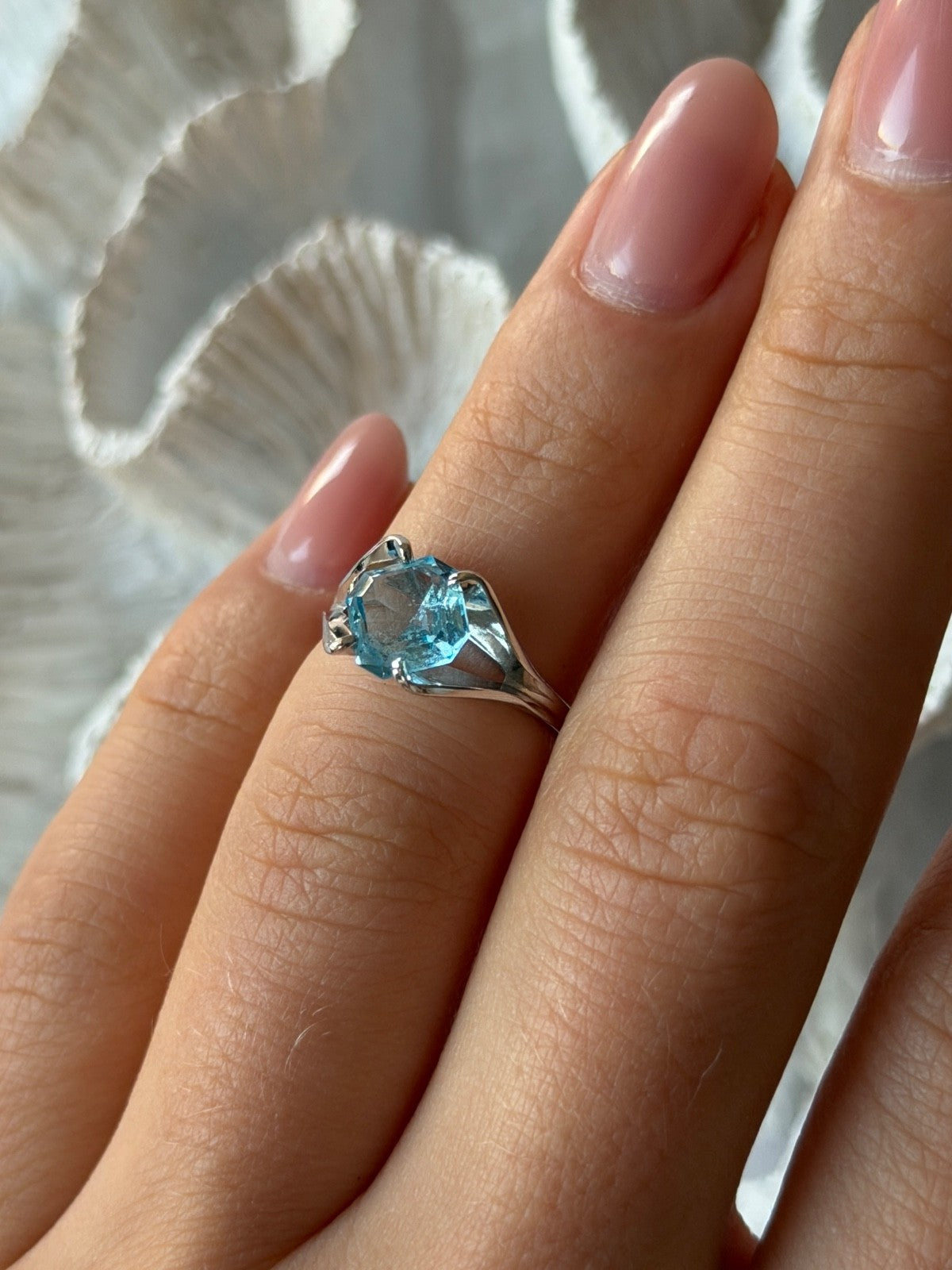 925 Sterling Silver Blue Topaz Ring Size 5