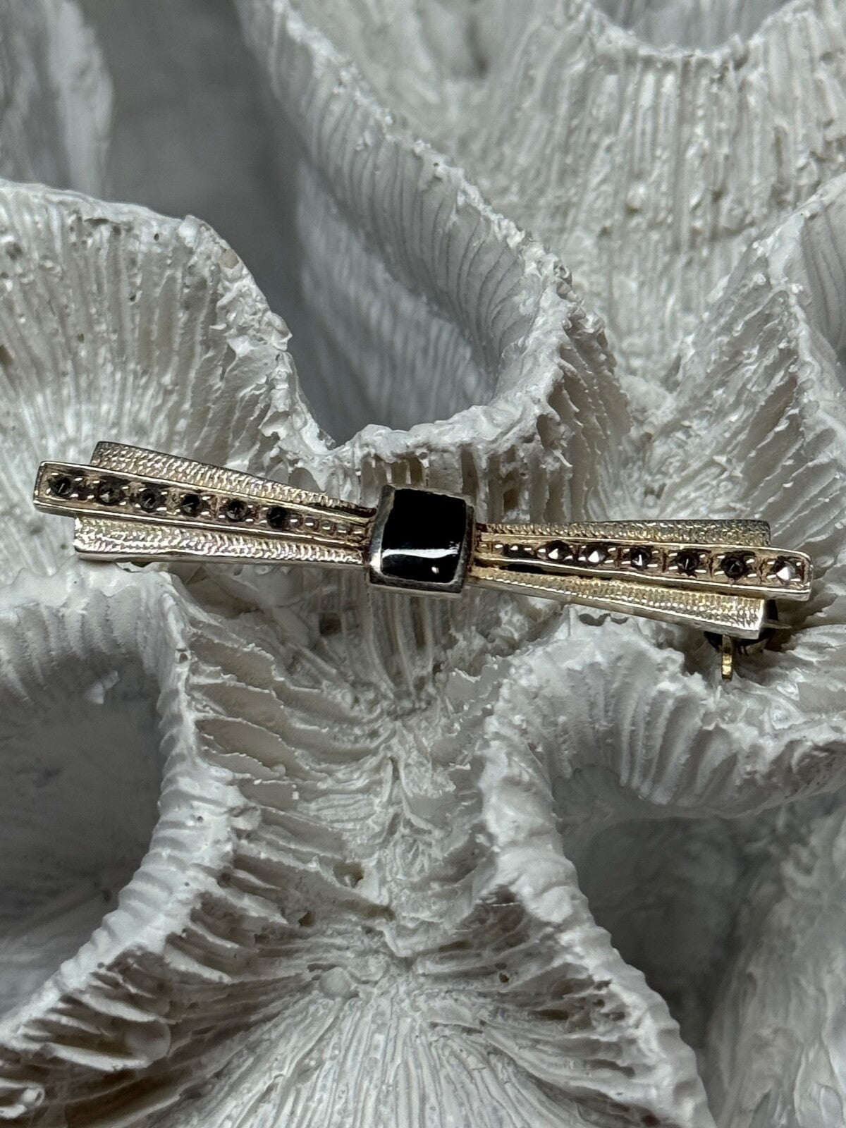 925 Sterling Silver Onyx & Marcasite Brooch Length 1.8 Inch