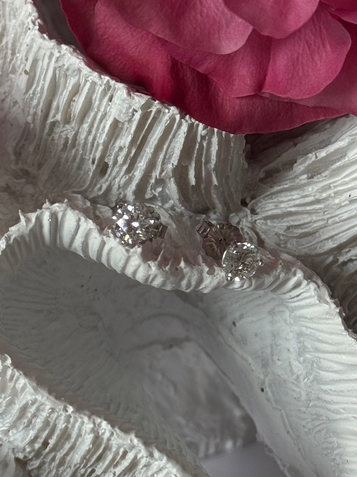 Elegant 14K White Gold 1 carat Diamond Earrings