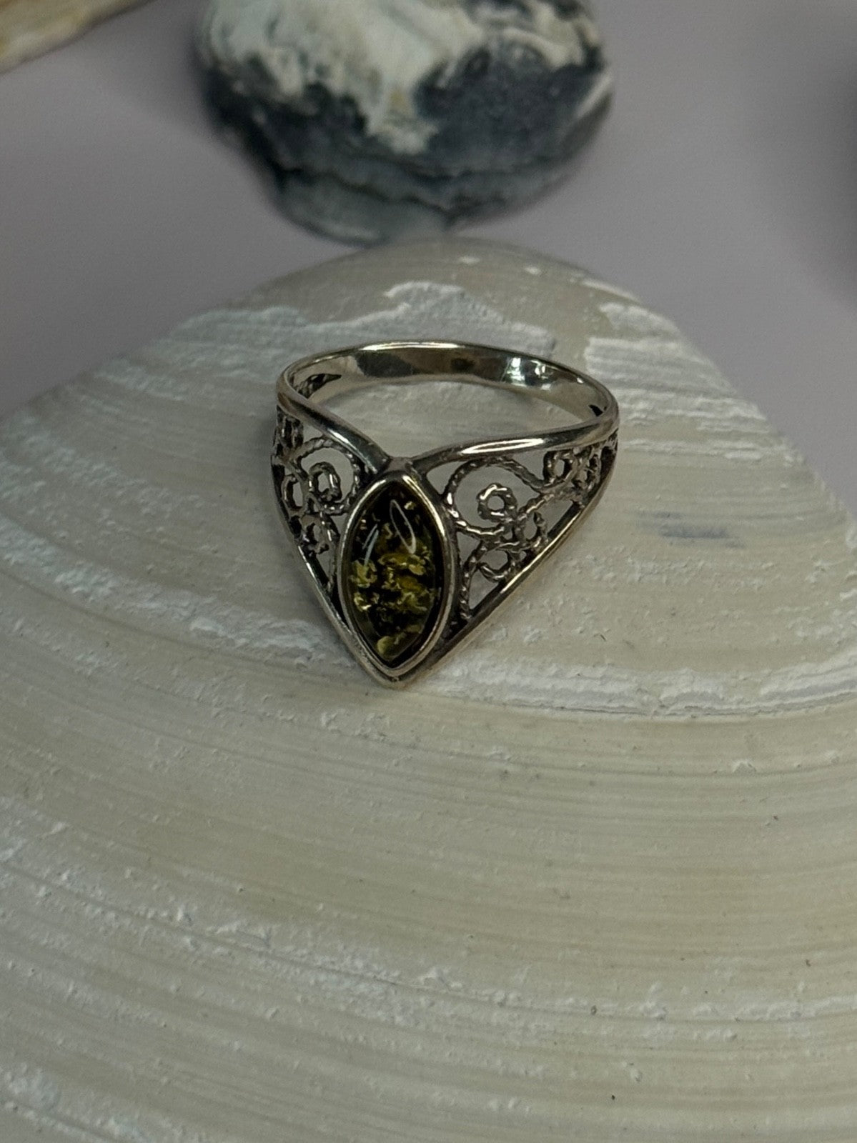 Vintage Classy Design 925 Sterling Silver Amber Ring Size 6