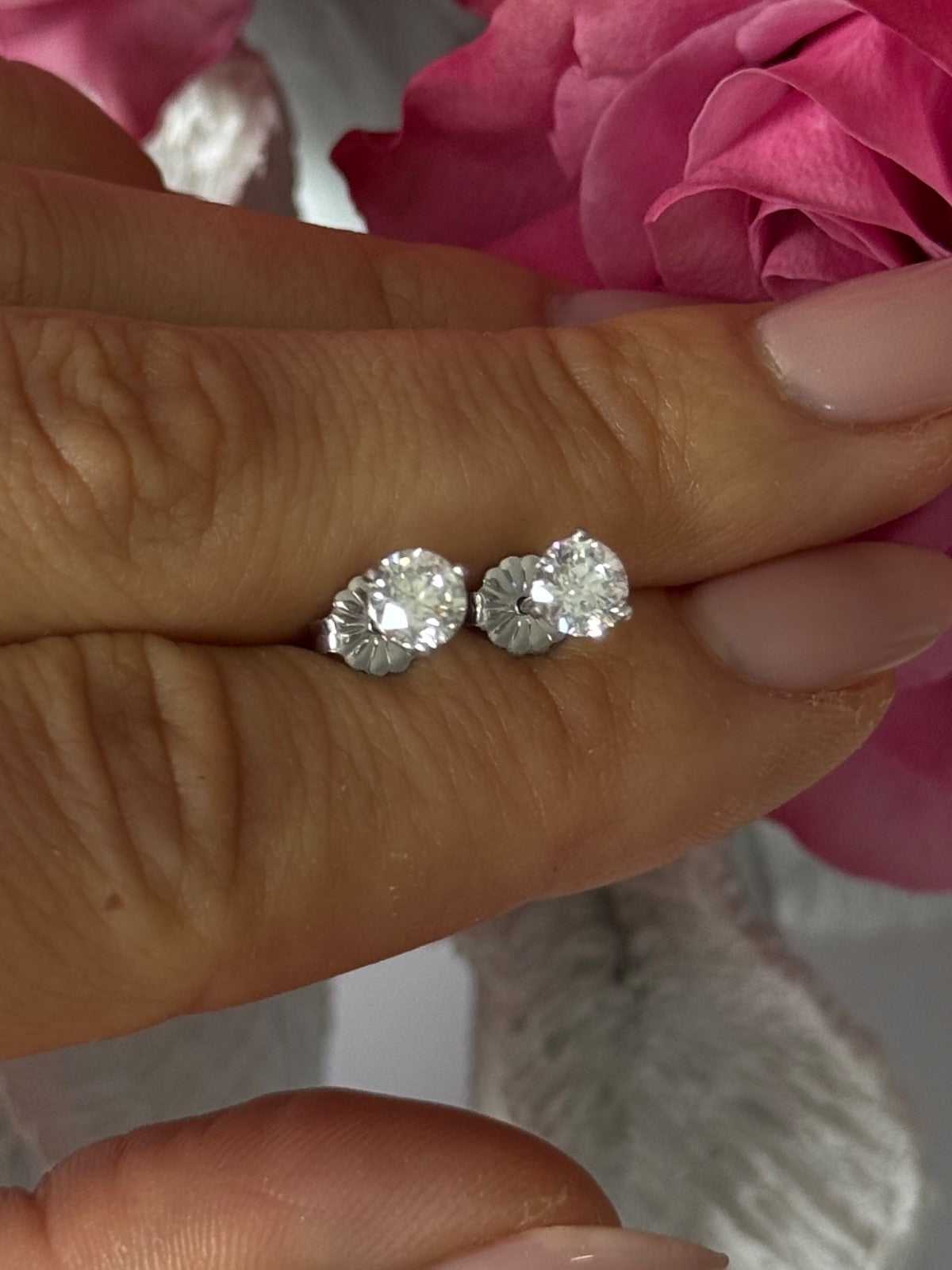 Elegant 14K White Gold 1 carat Diamond Earrings