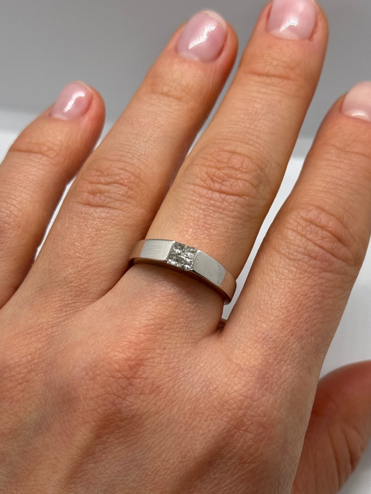 14K White Gold Diamonds Ring Size 7