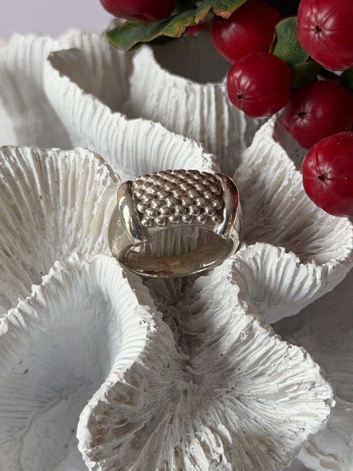 Unique Design 925 Sterling Silver Ring Size 7.5