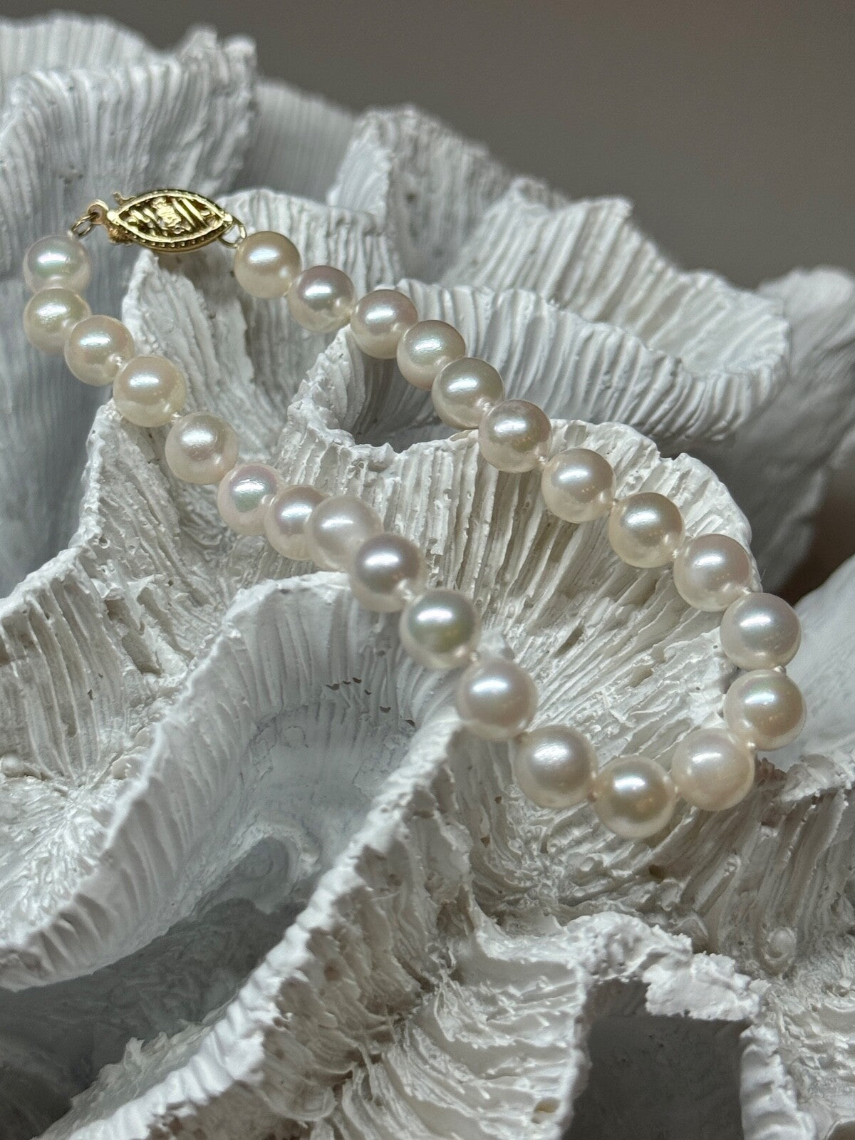 14K Yellow Gold Clasp Fresh Water Pearl Bracelet 7 Inch