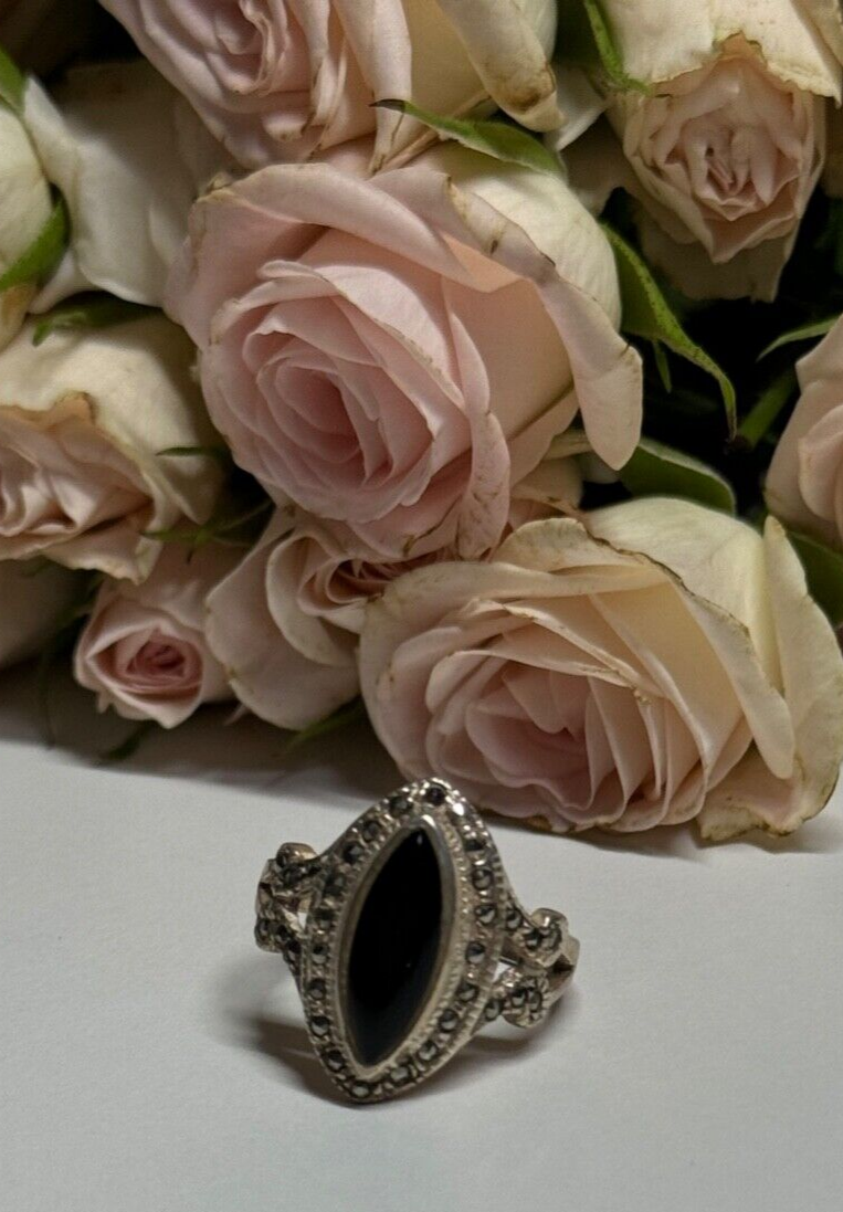 Vintage 925 Sterling Silver Onyx & Marcasite Ring Size 7