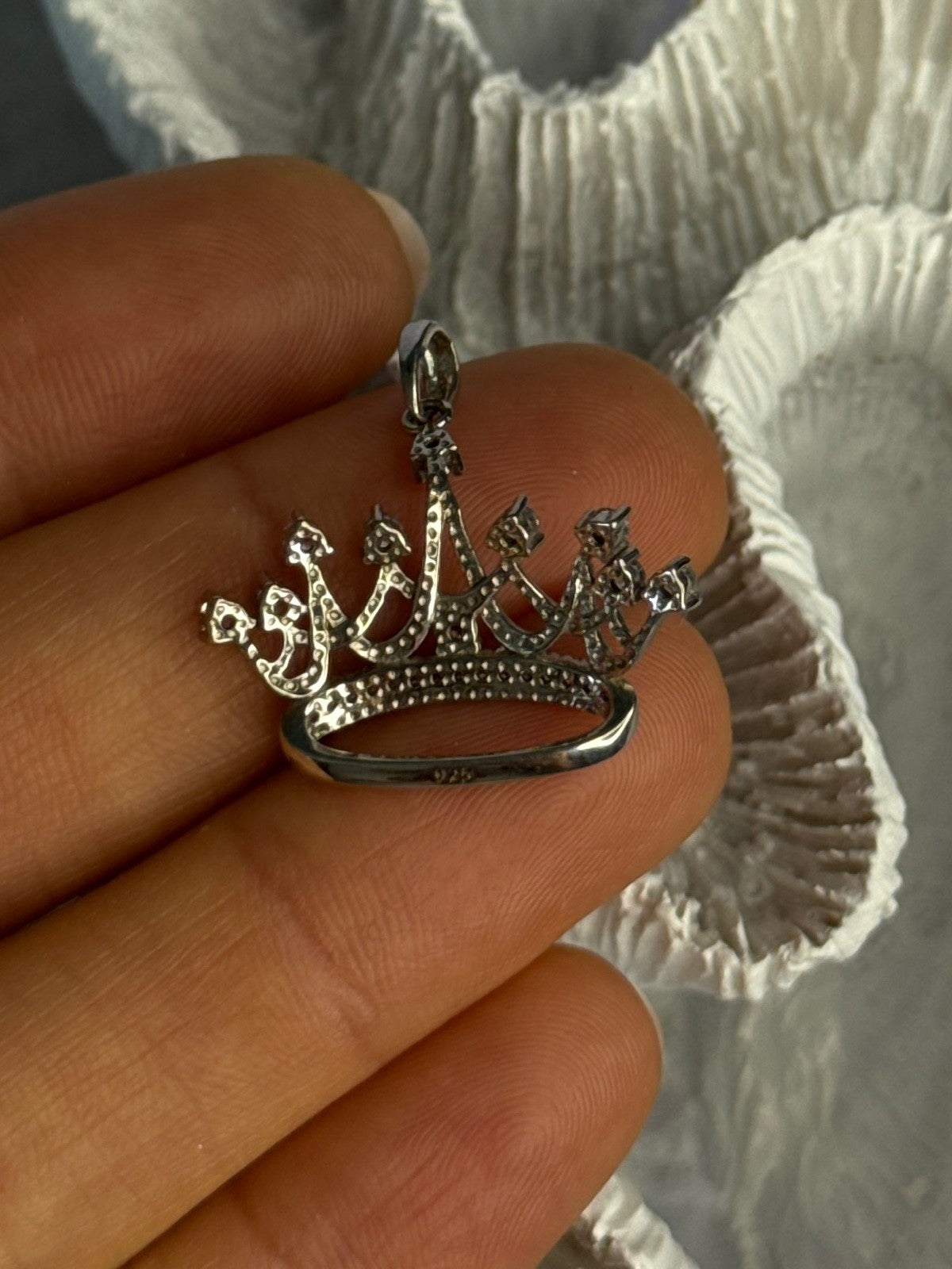 925 Sterling Silver Crown Diamonds Pendant Length 1 Inch