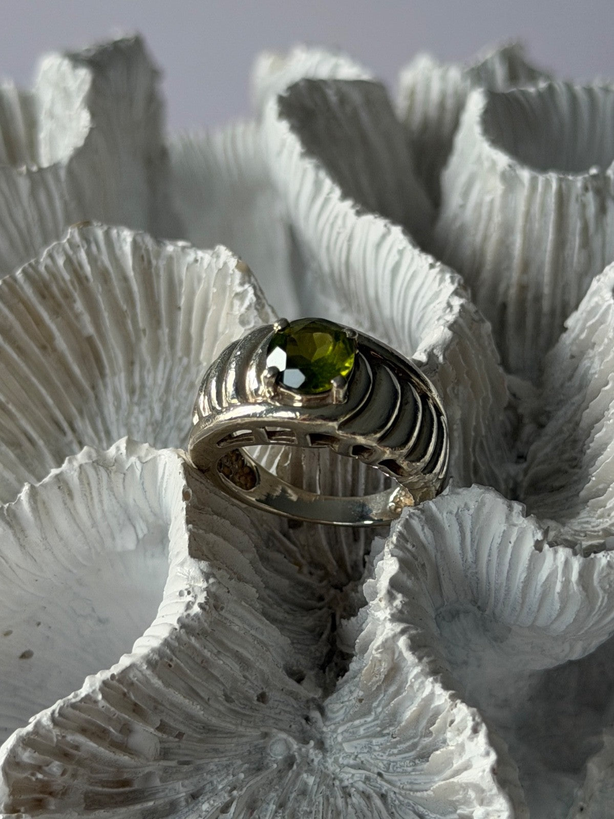 925 Sterling Silver Peridot Ring Size 6
