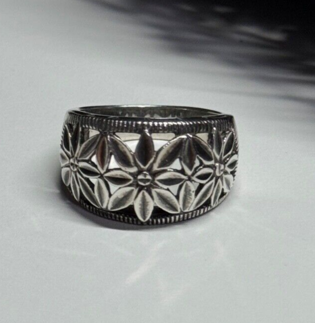 925 Sterling Silver Ring Size 7