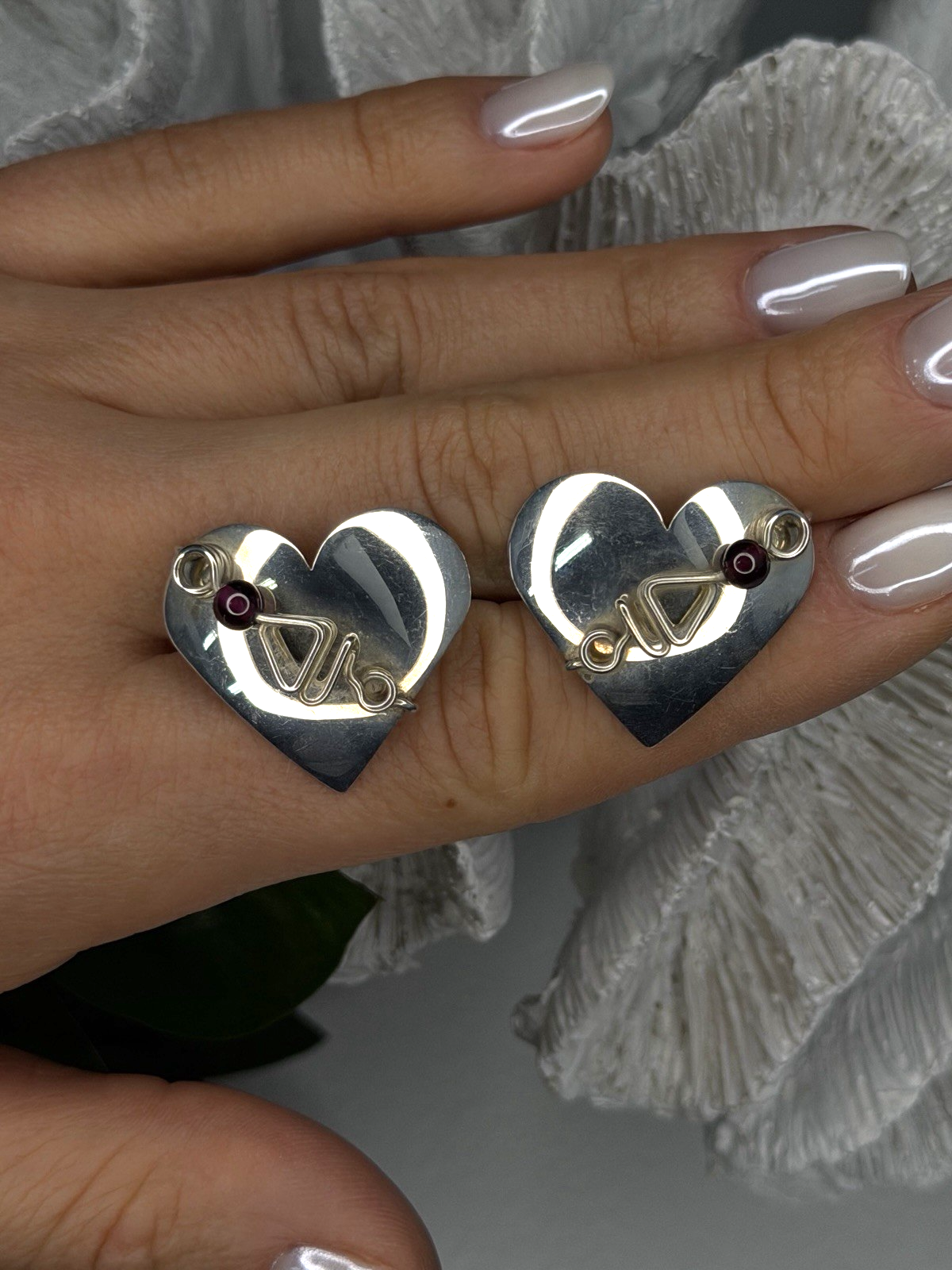 Vintage Scapes 925 Sterling Silver Heart Purple Agate Earrings