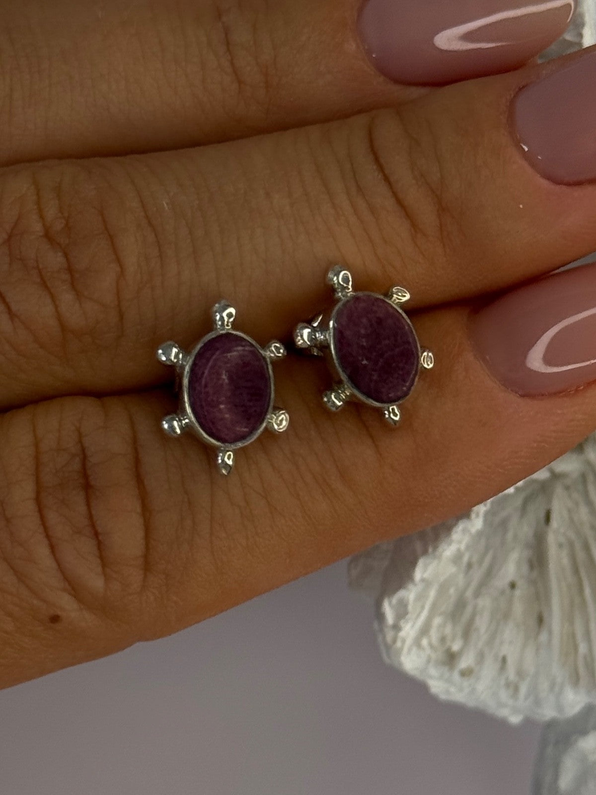 925 Sterling Silver Turtle Agate Earrings Length 0.50 Inch