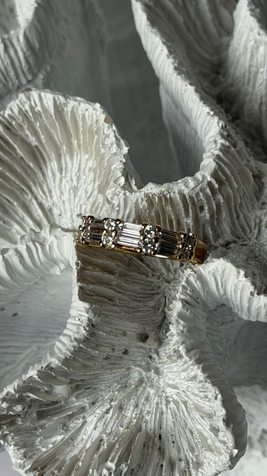 18K Yellow Gold Baguette 0.70 ct Round 0.38 ct Diamond Ring Size 5.5