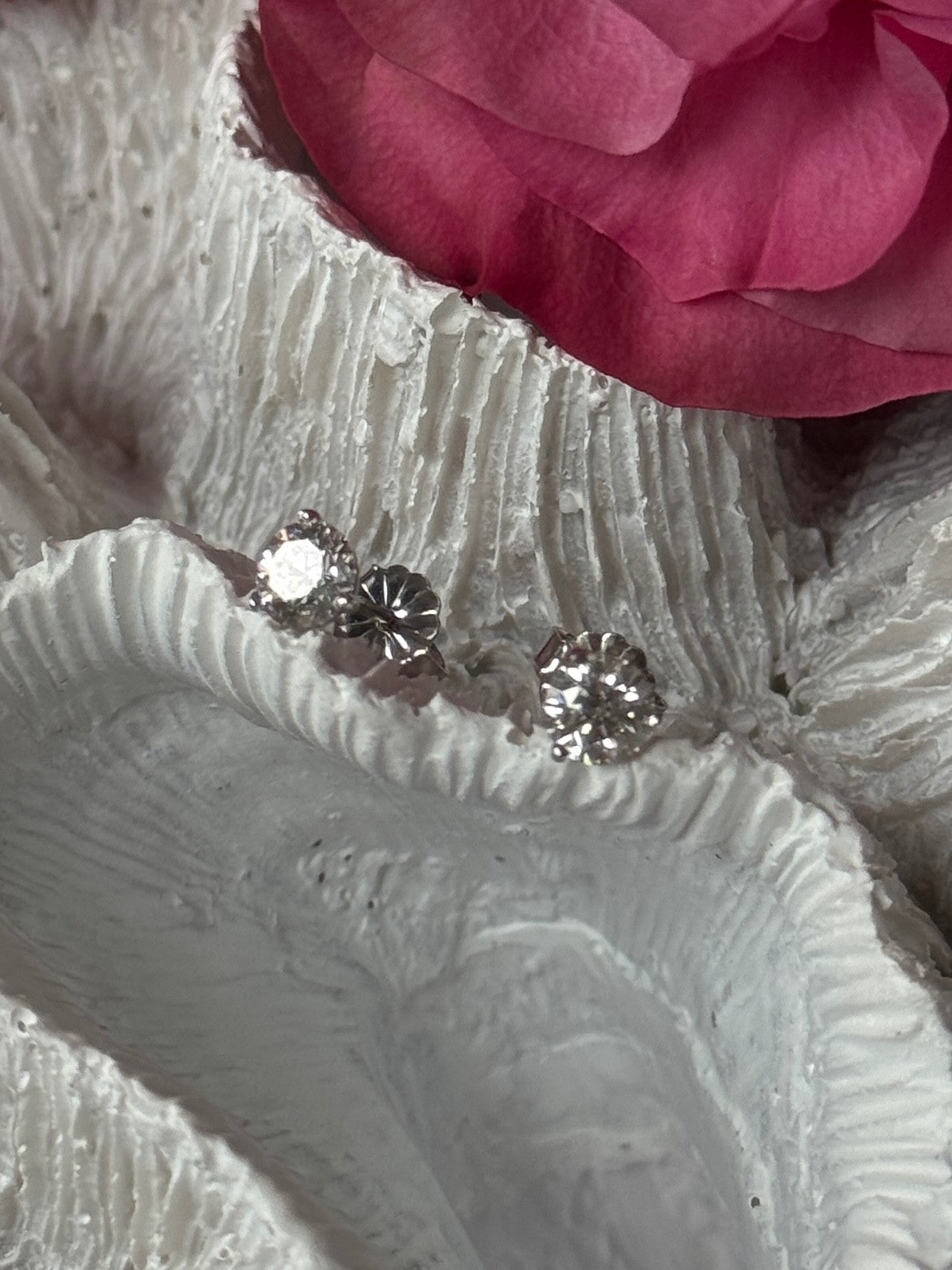 Elegant 14K White Gold 1 carat Diamond Earrings
