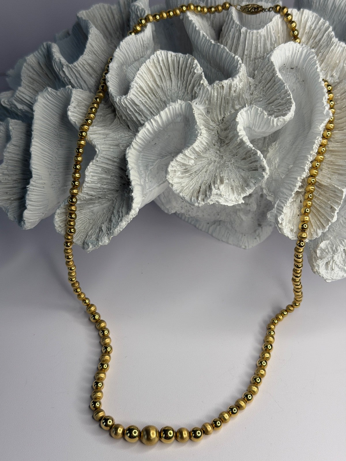 Elegant Design 14K Yellow Gold Necklace Length 23 in