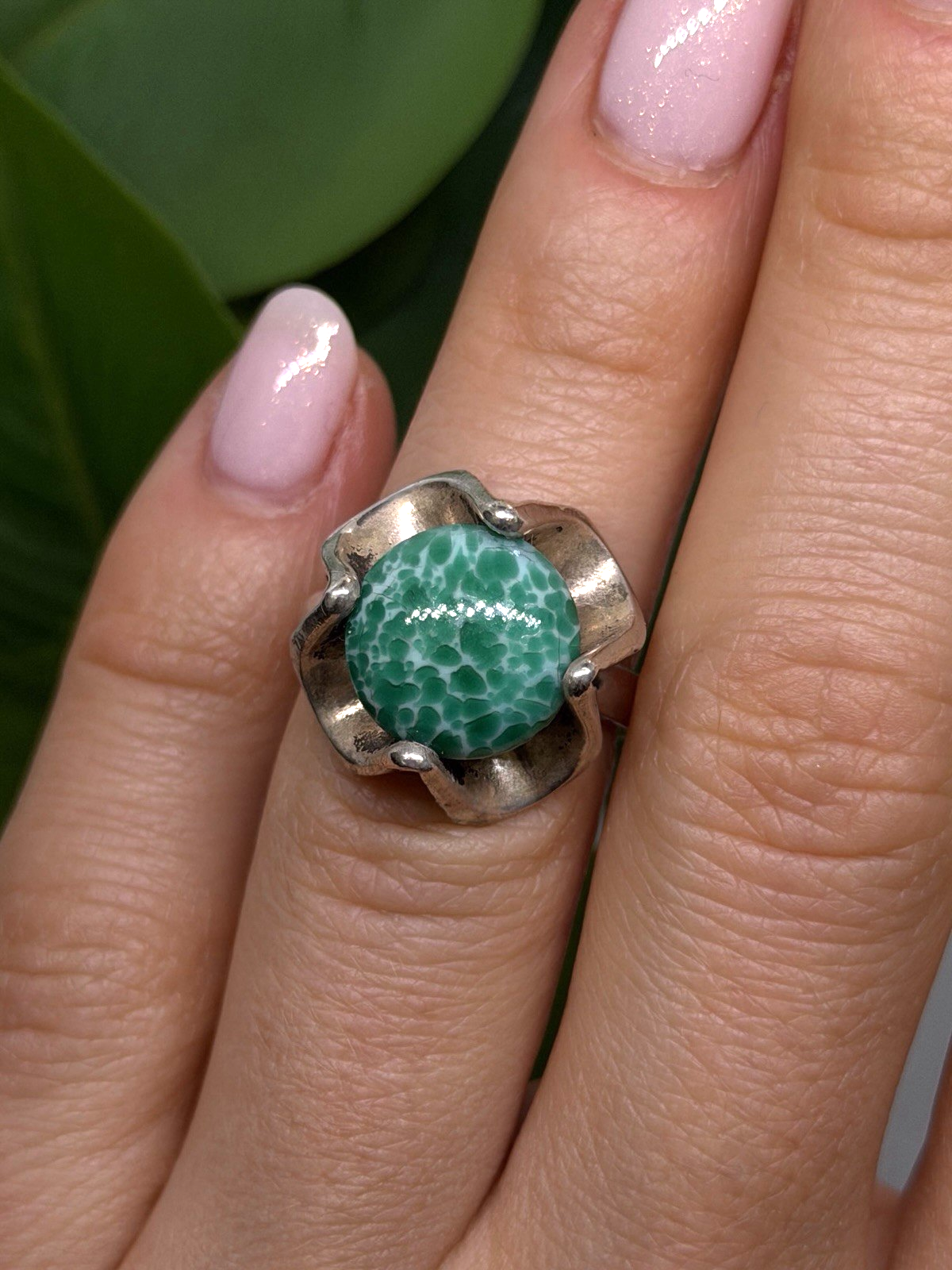Vintage 925 Sterling Silver Green Peking Glass Stone Ring Size 6