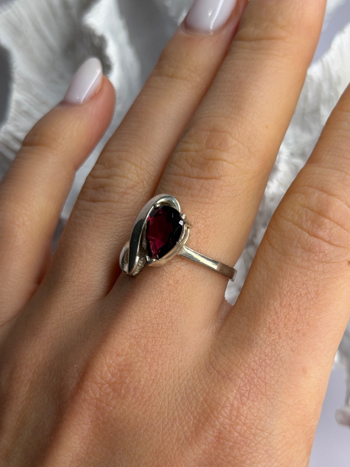 925 Sterling Silver Garnet Ring Size 8.5