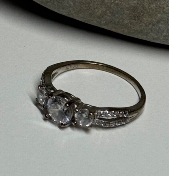 925 Sterling Silver CZ Ring Size 6.5