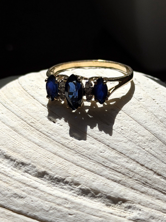 10K Yellow Gold Marquise Blue Sapphire & Diamond Ring Size 8.5