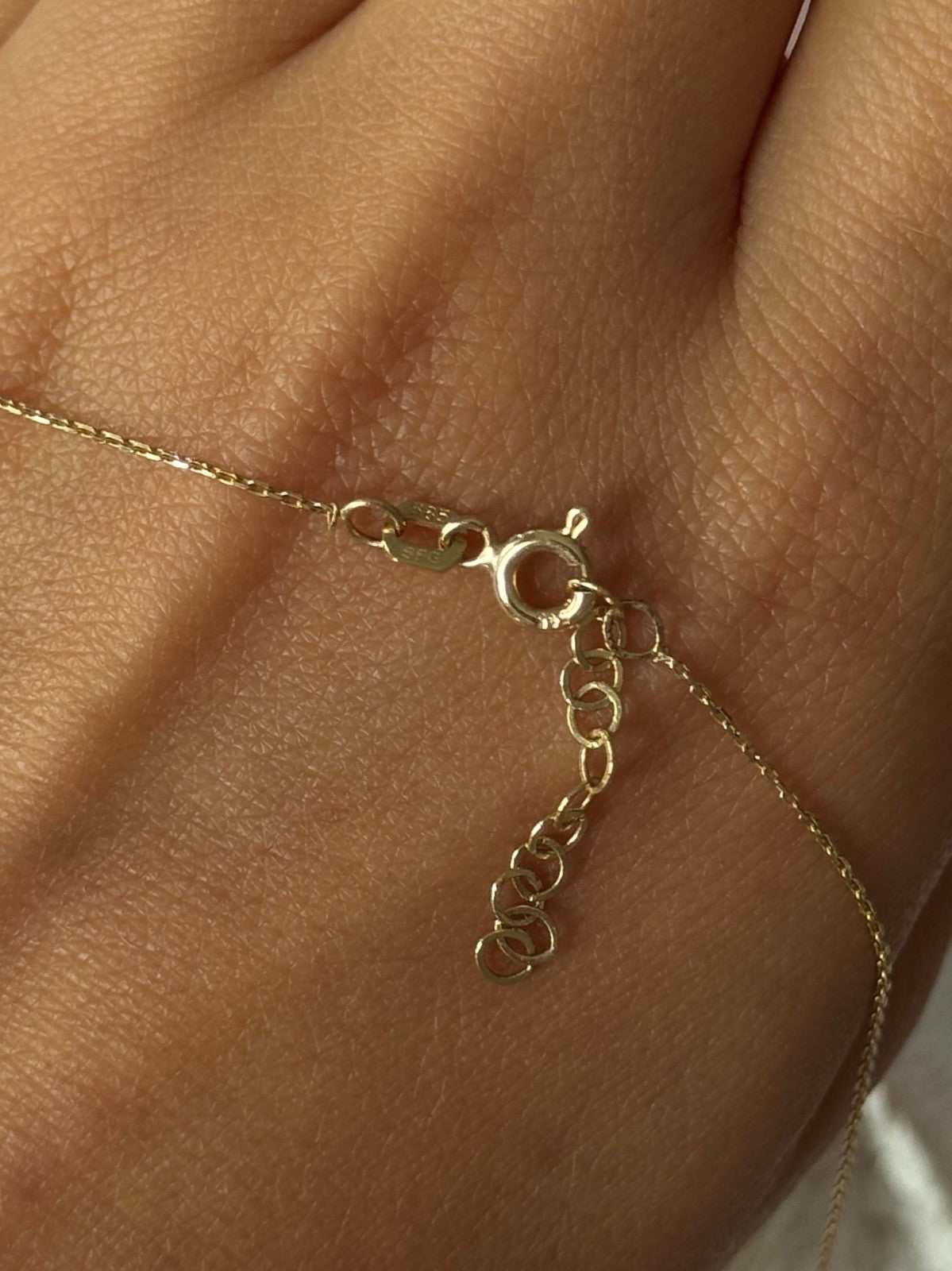 14K 585 Yellow Gold Letter E Necklace Length 17.5/16.5 inch