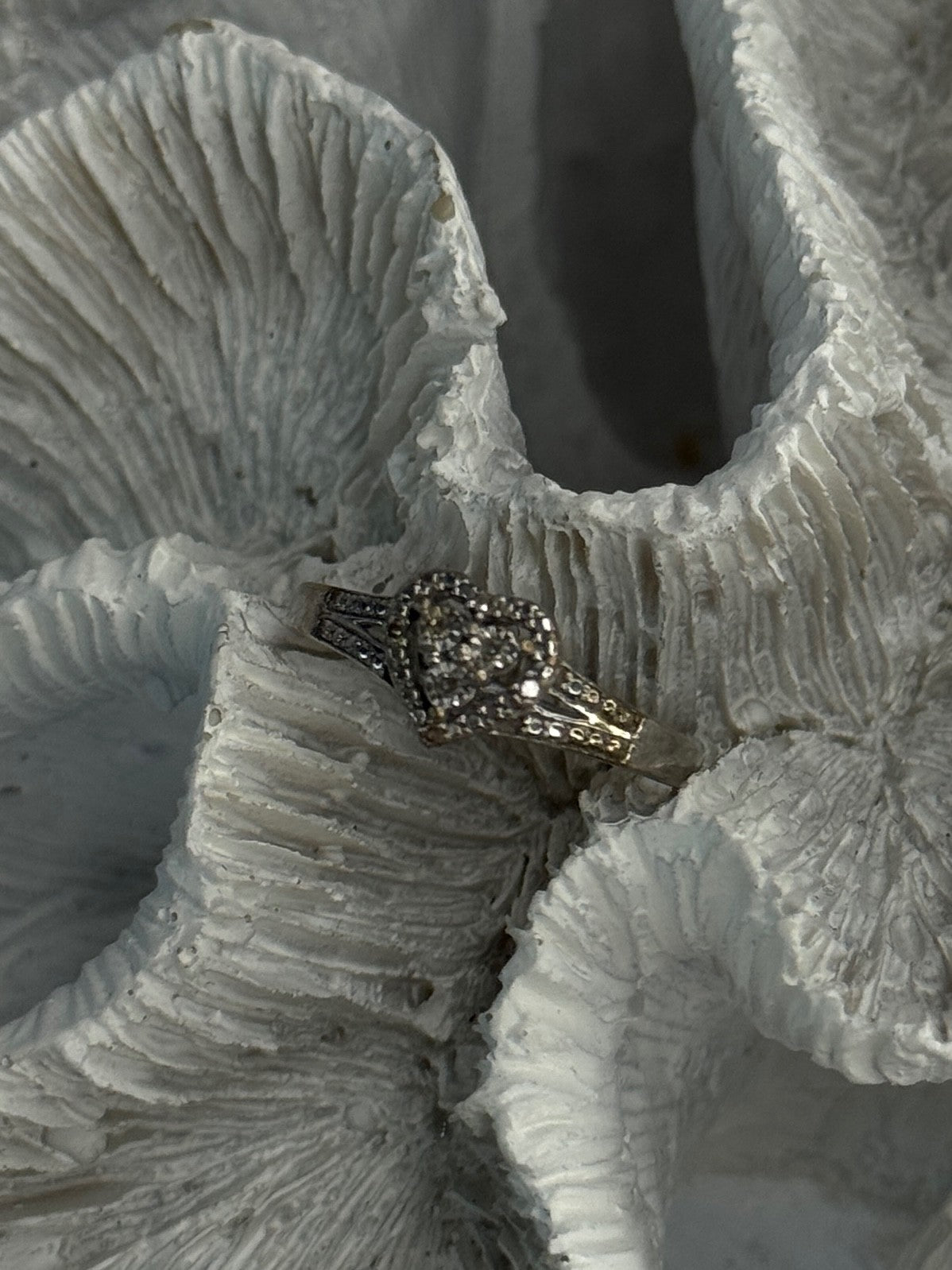 925 Sterling Silver Heart Diamonds Ring Size 7