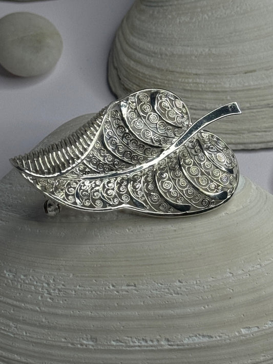 Elegant Design Germany 925 Sterling Silver Leaf Brooch Length 1.10 Inch