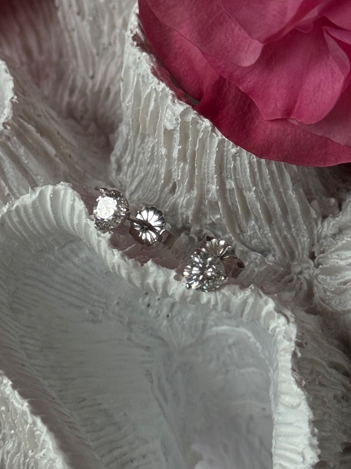 Elegant 14K White Gold 1 carat Diamond Earrings